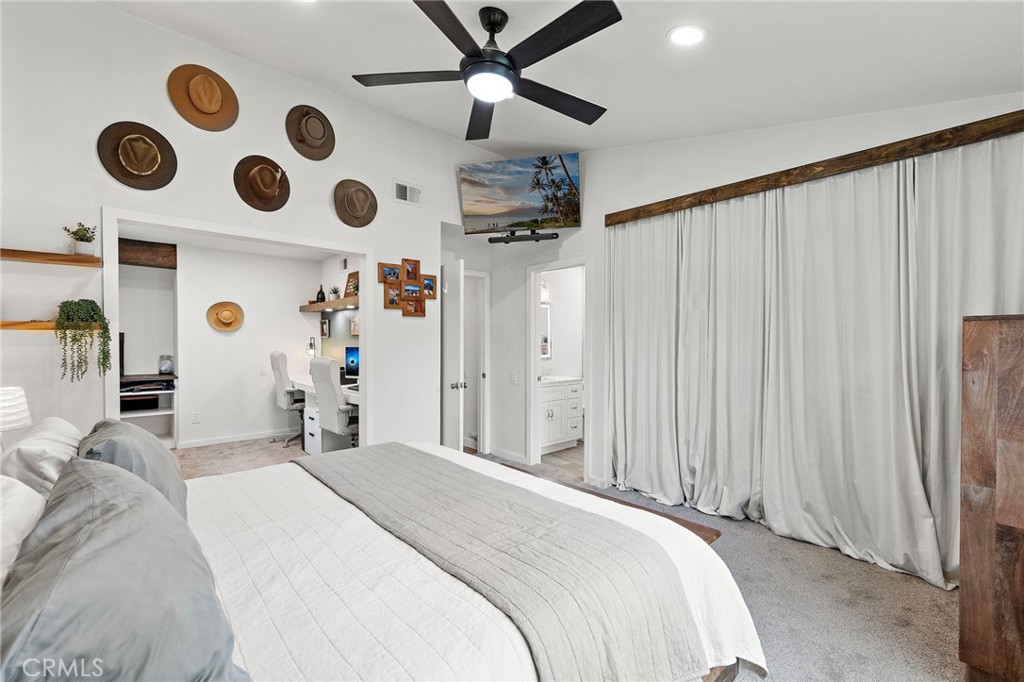 21155 Larchmont Property Photo 18
