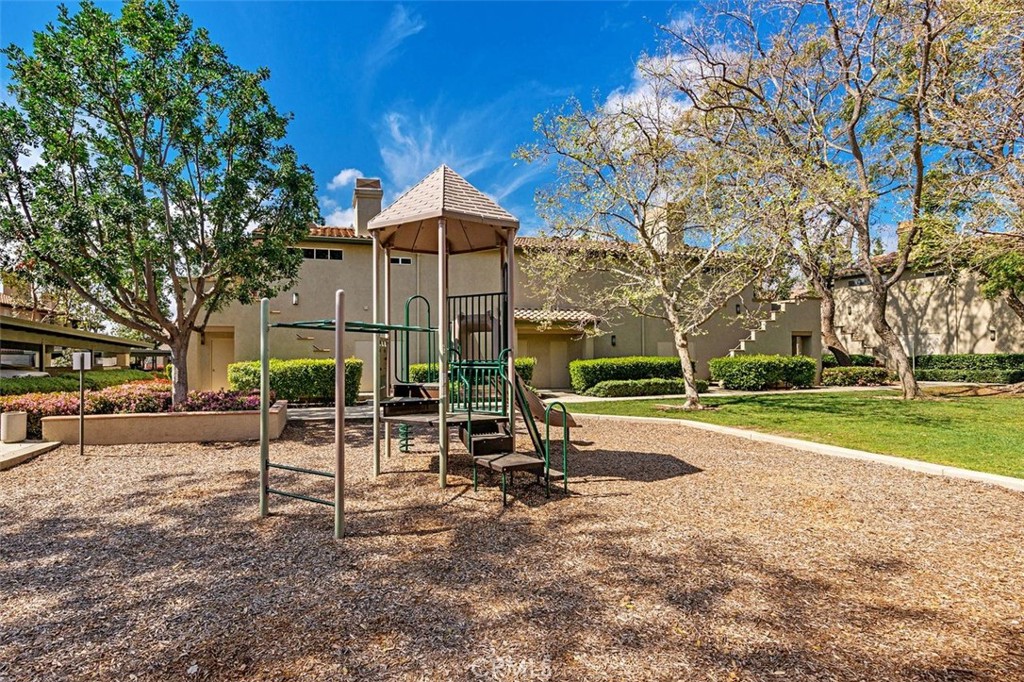 68 Via Contento Property Photo 22