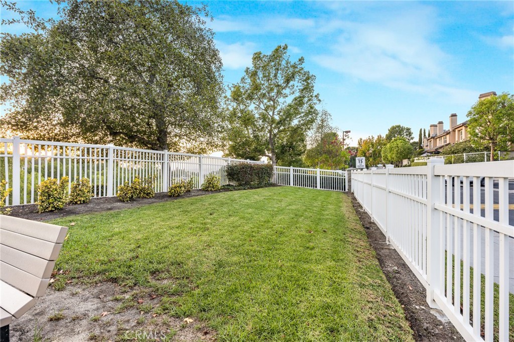 1136 S Country Glen Property Photo 36