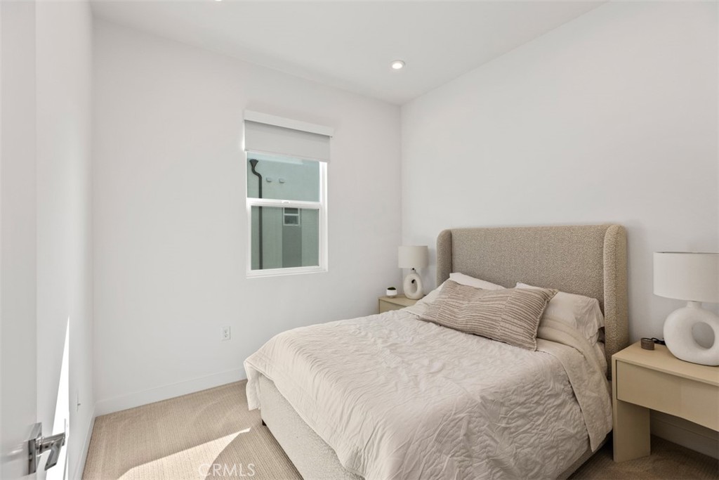 1634 Urbana Property Photo 8