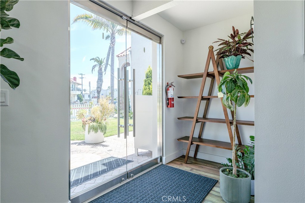 305 17th Property Photo 9