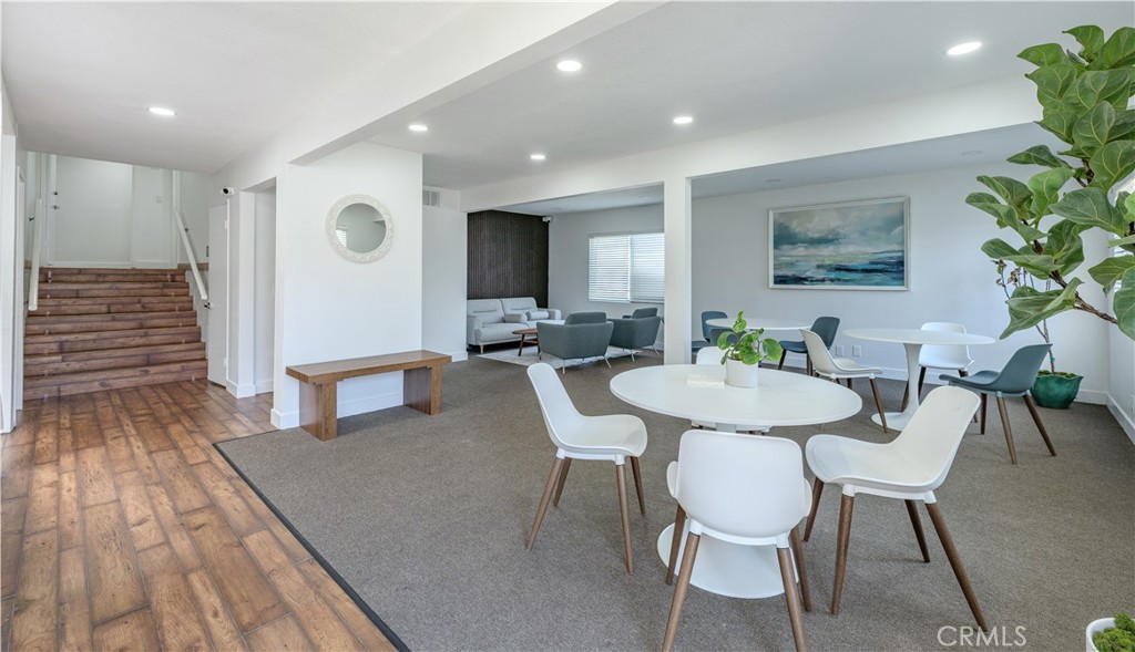 305 17th Property Photo 10
