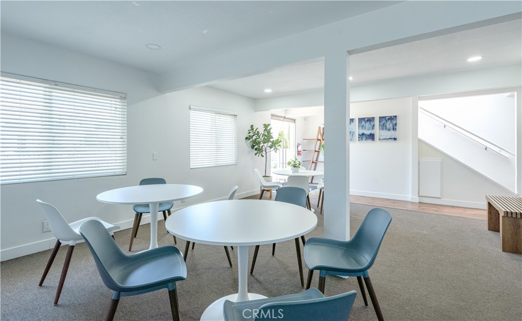 305 17th Property Photo 11