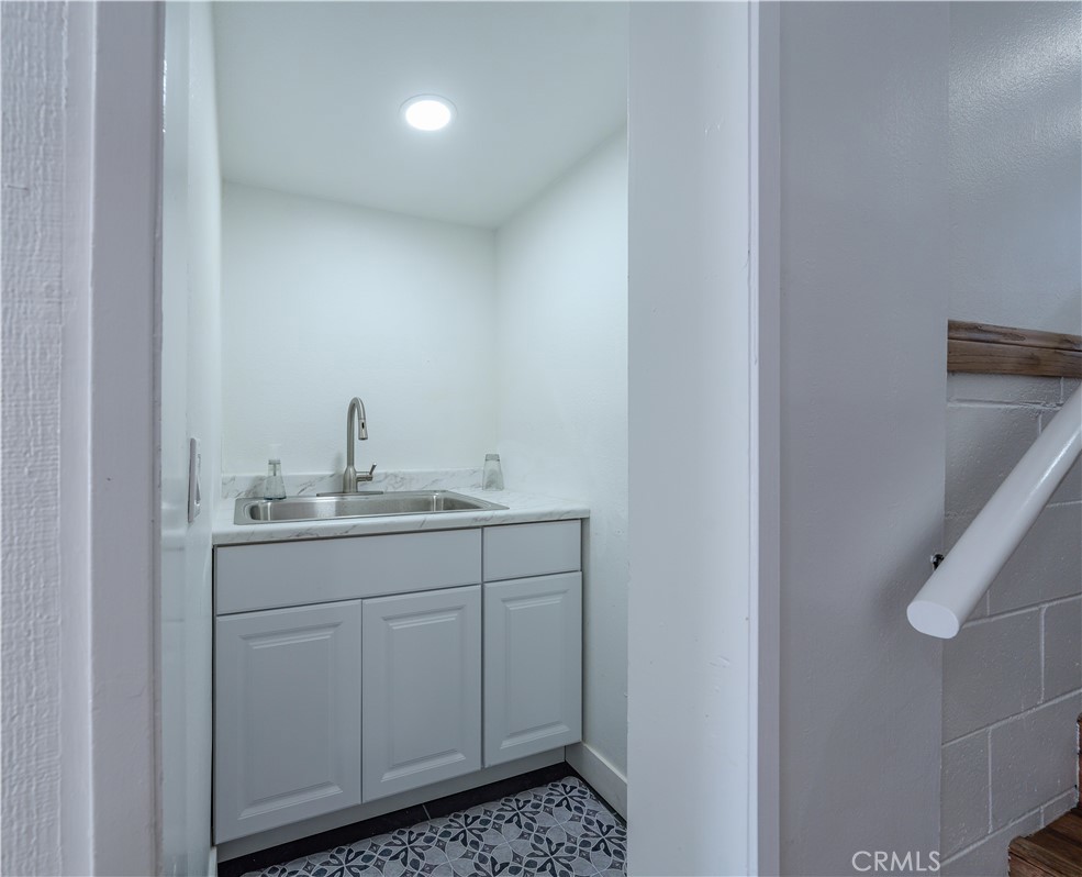 305 17th Property Photo 16