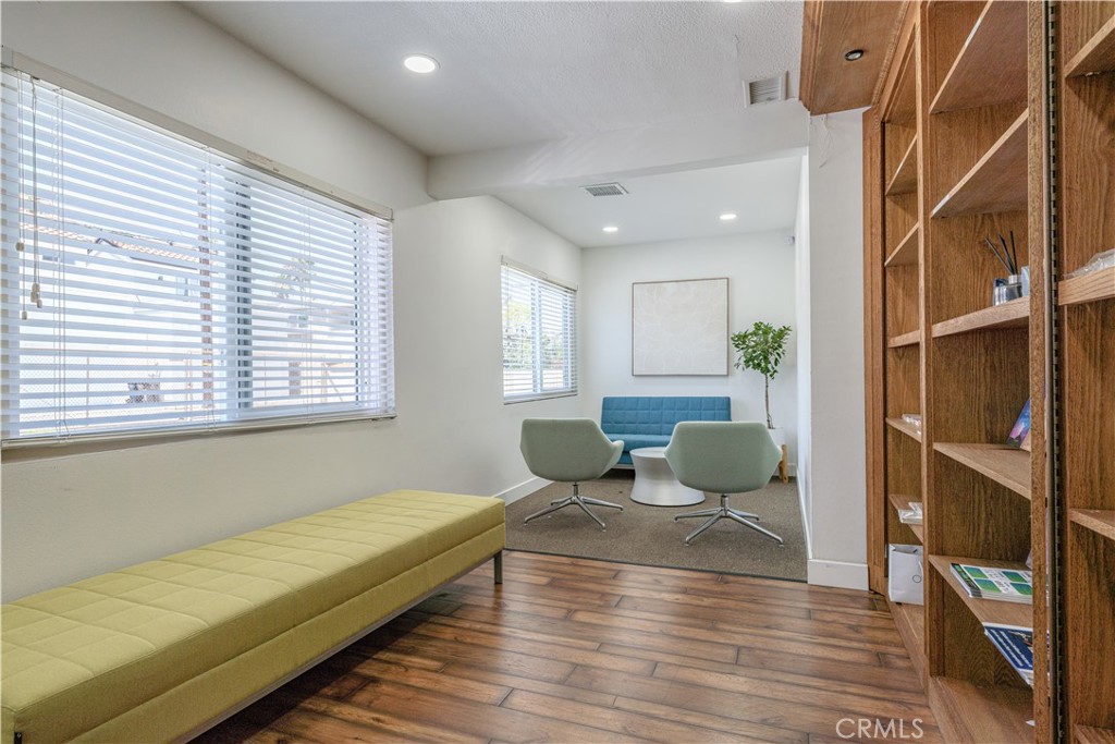 305 17th Property Photo 19