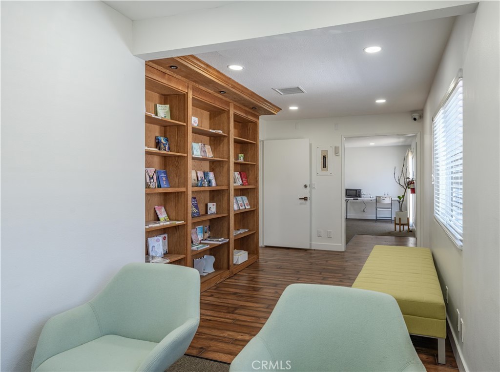 305 17th Property Photo 20