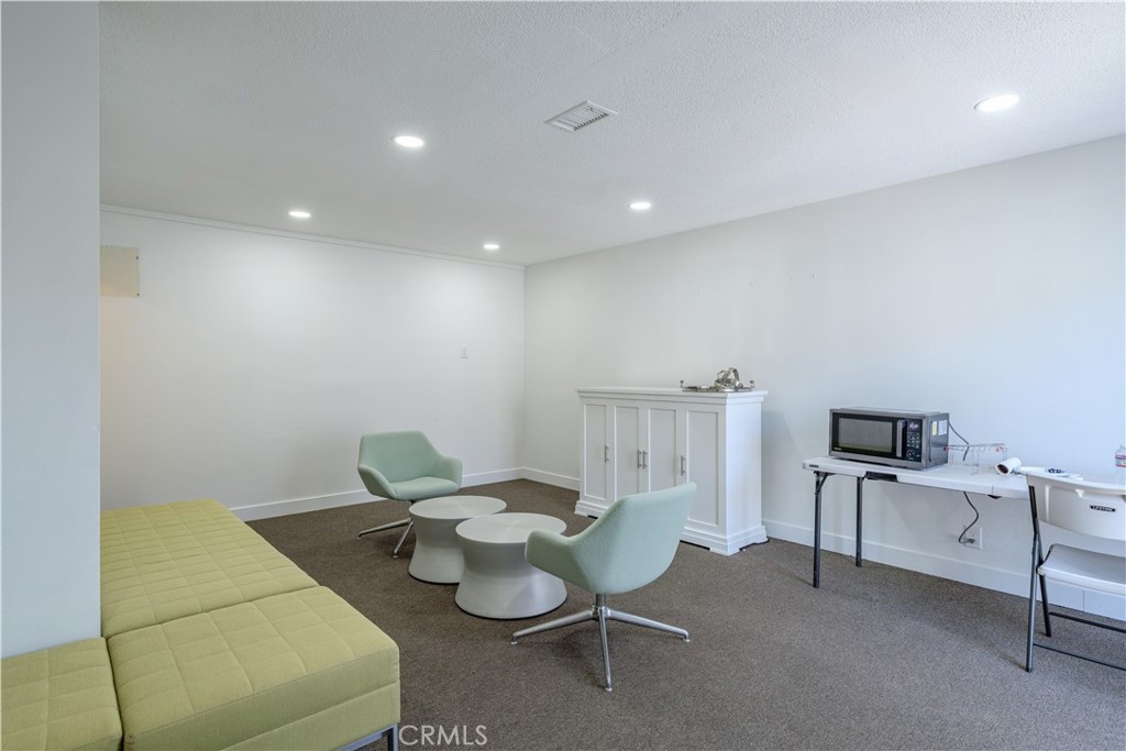 305 17th Property Photo 21