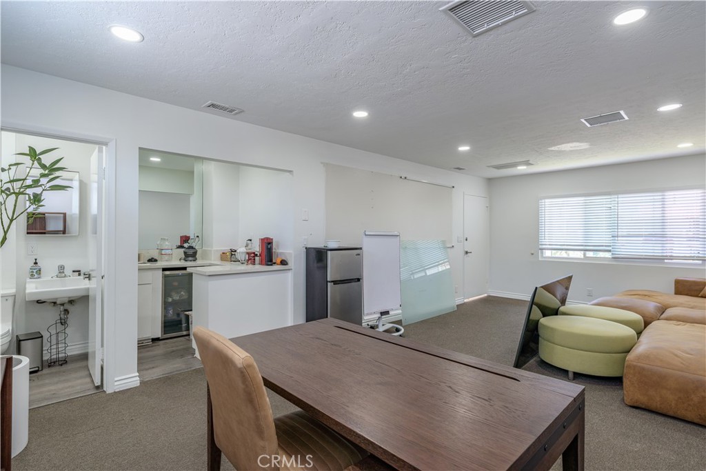 305 17th Property Photo 26