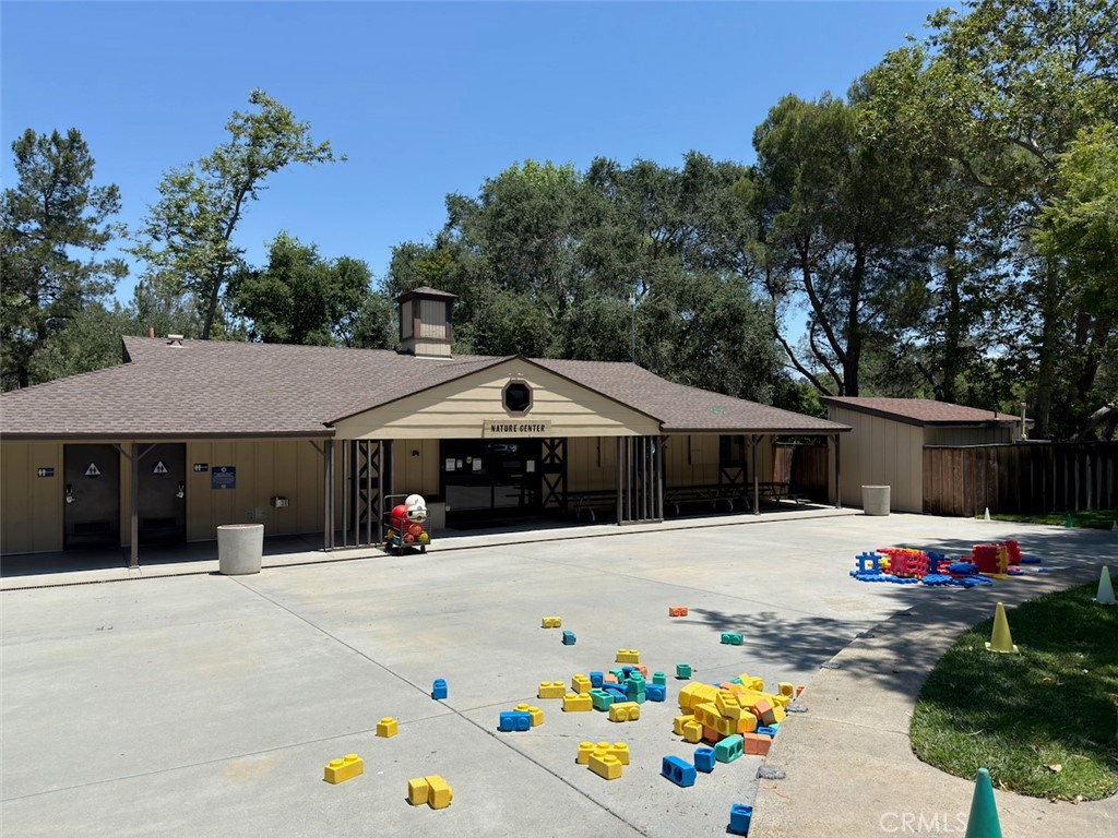 15 Starfall Property Photo 58