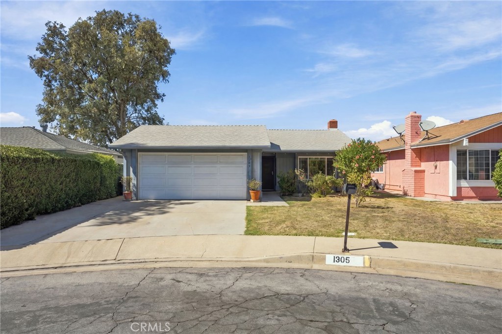 1305 Raleo Avenue Property Photo 1