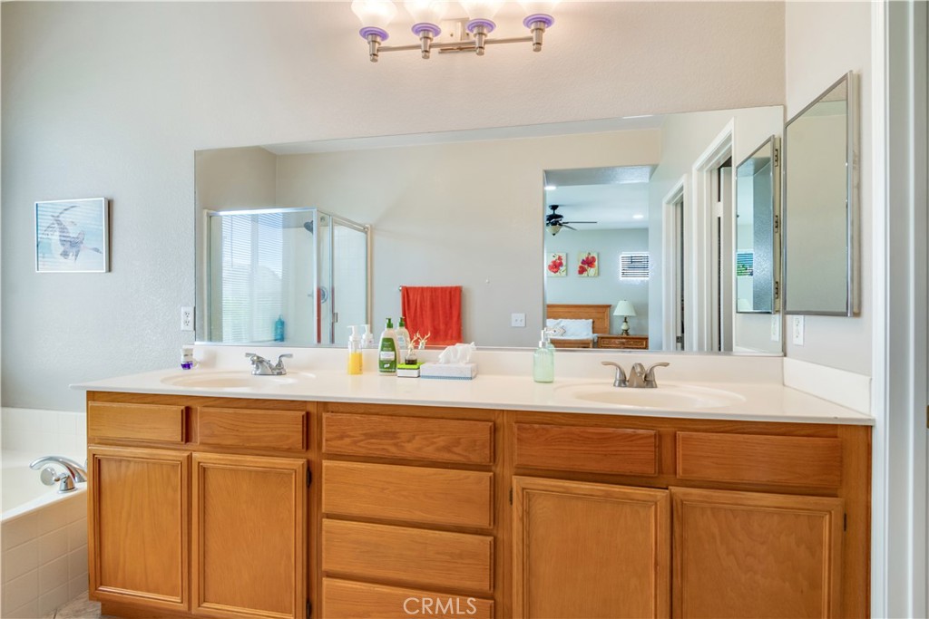 9471 Twin Oaks Pl Property Photo 17