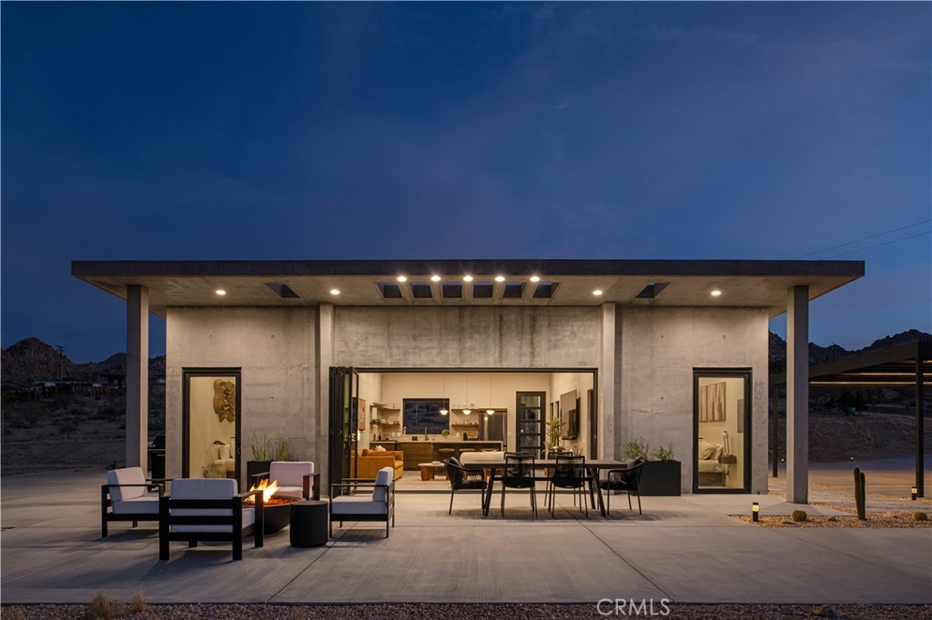 6817 Arizona Avenue Property Photo 1