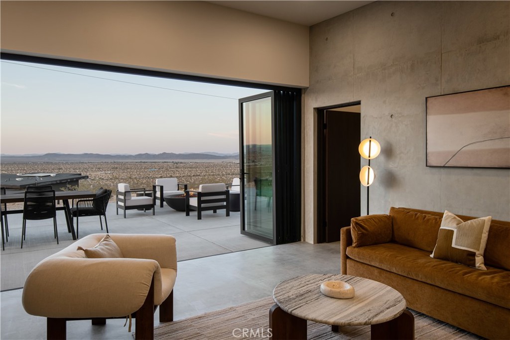 6817 Arizona Avenue Property Photo 8