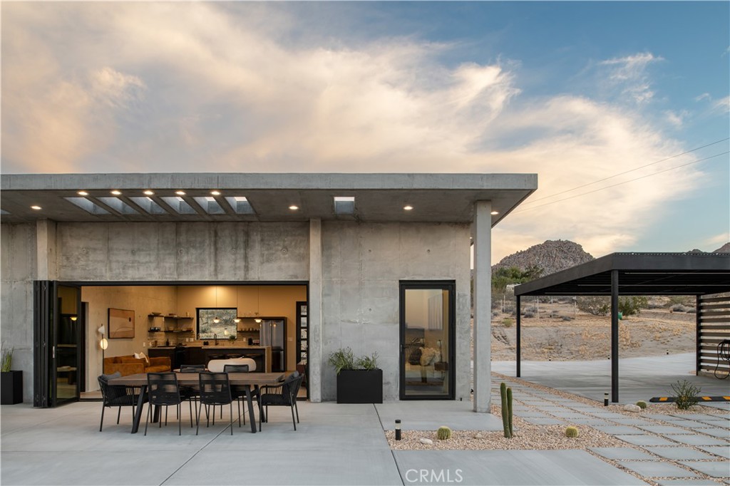 6817 Arizona Avenue Property Photo 10