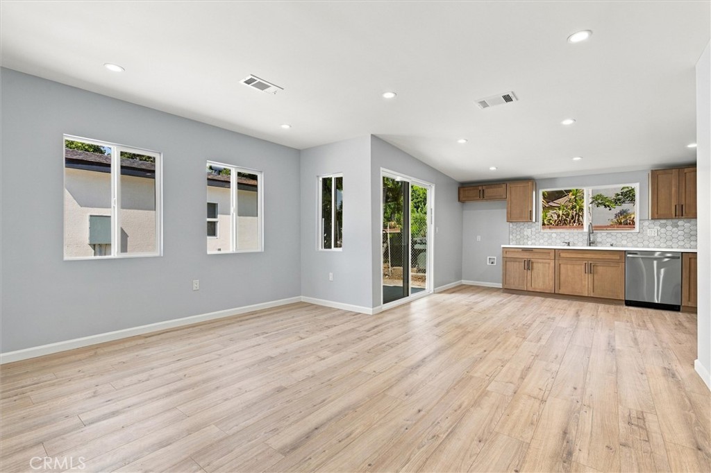 708 N El Molino Property Photo 4