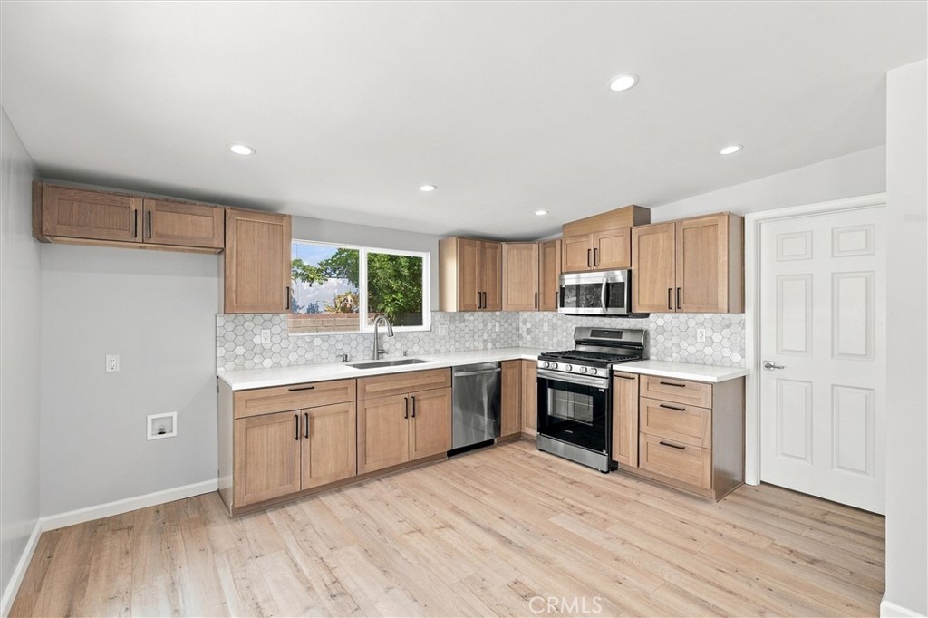 708 N El Molino Property Photo 6
