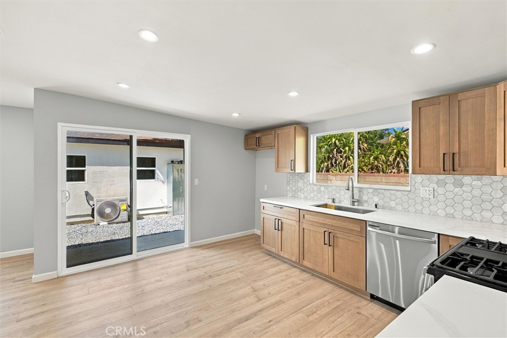708 N El Molino Property Photo 7