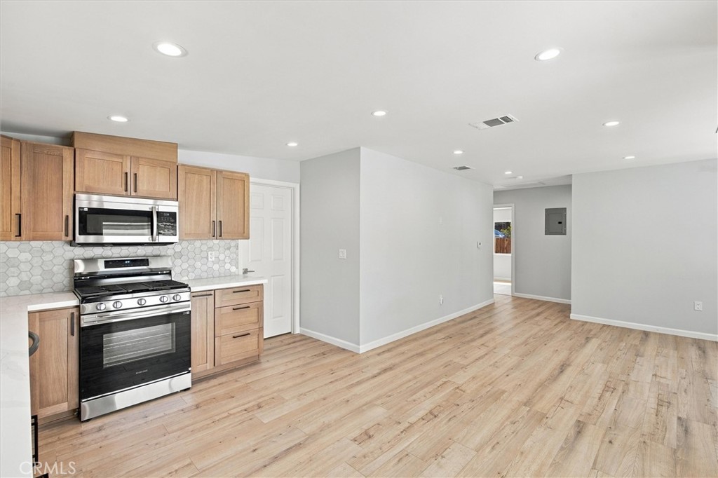 708 N El Molino Property Photo 8