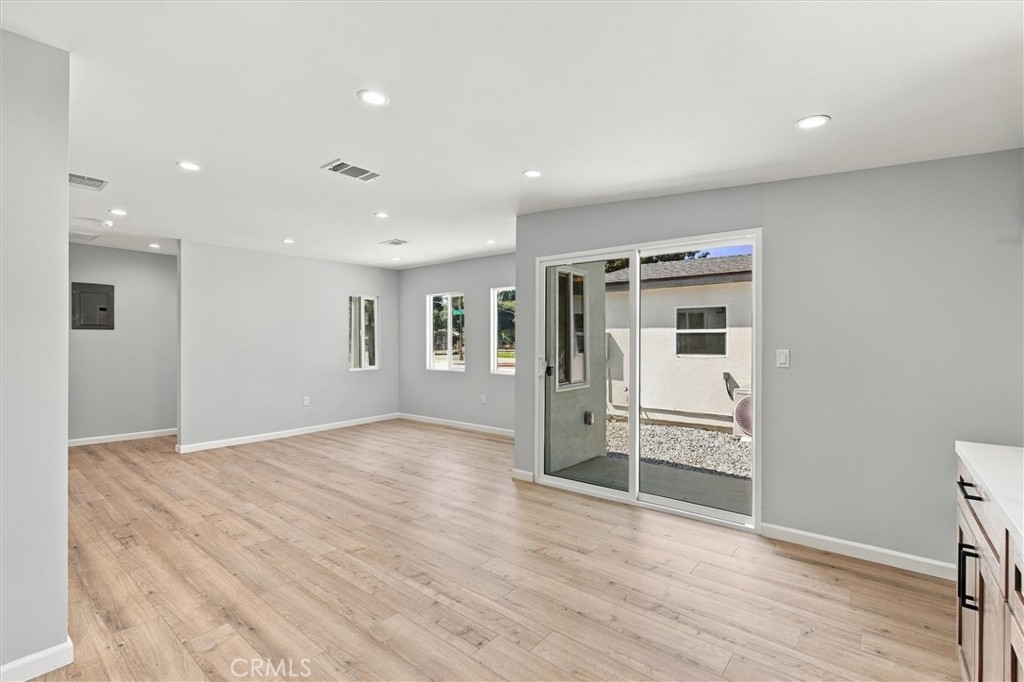 708 N El Molino Property Photo 9