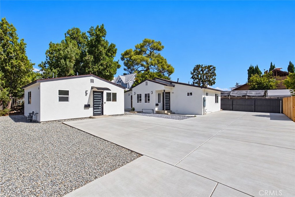708 N El Molino Property Photo 36
