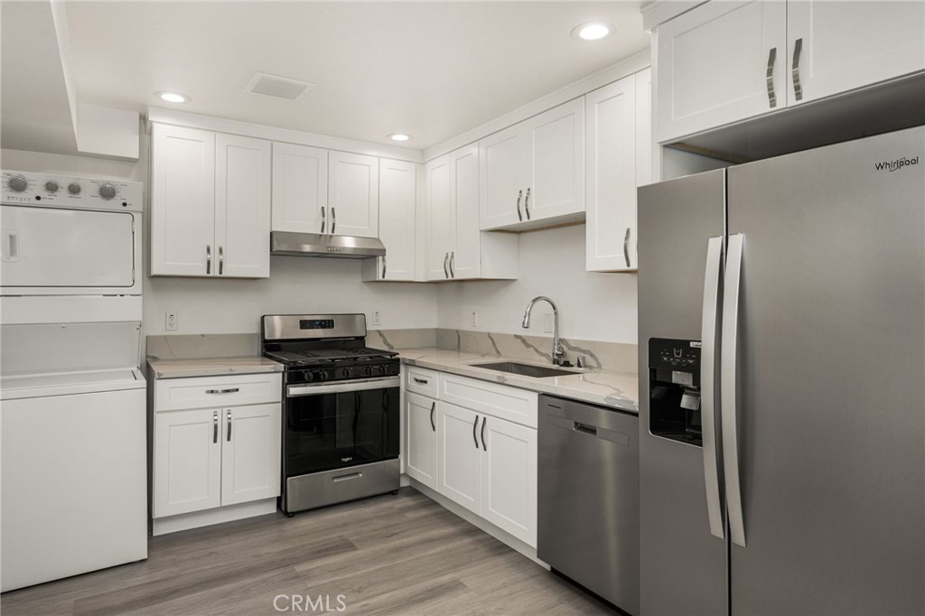 4981 Pearce C Property Photo 6