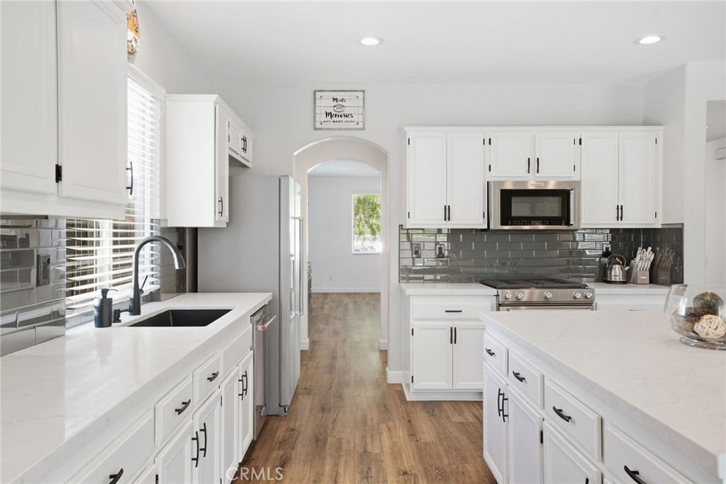 27751 Hollyoak Property Photo 5