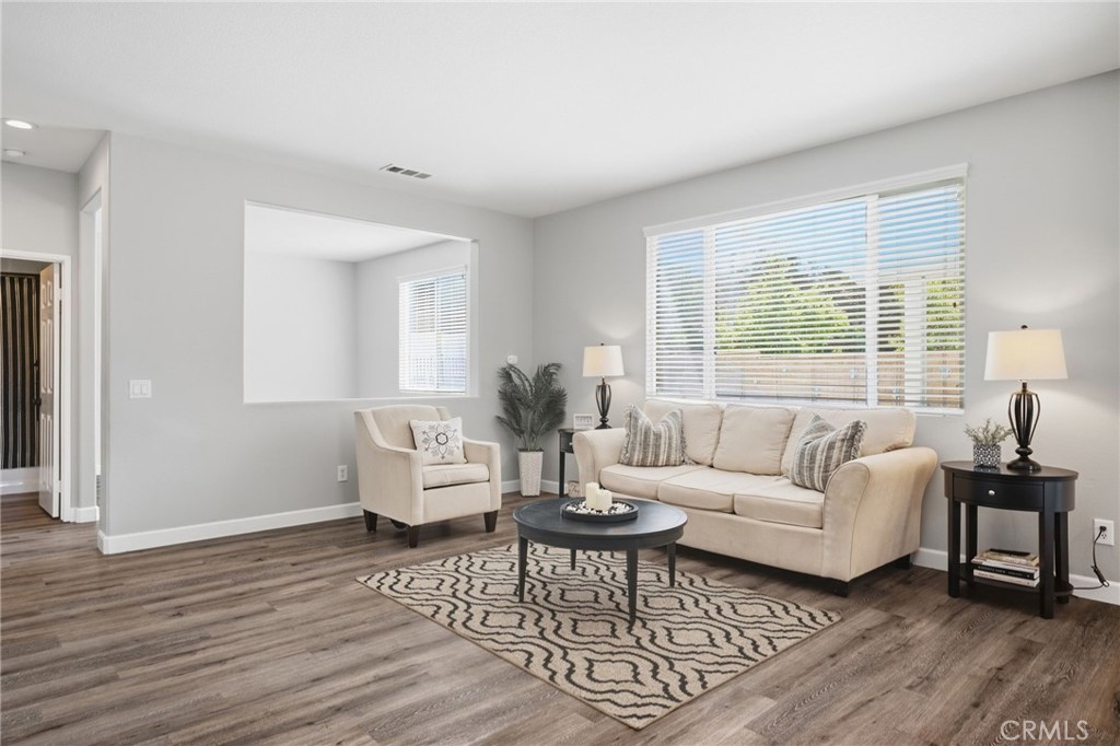 27751 Hollyoak Property Photo 9