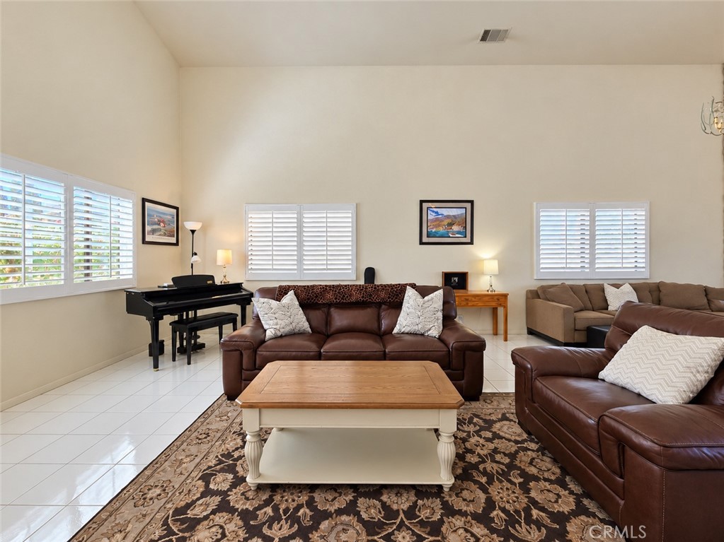 18370 Niagara Property Photo 5