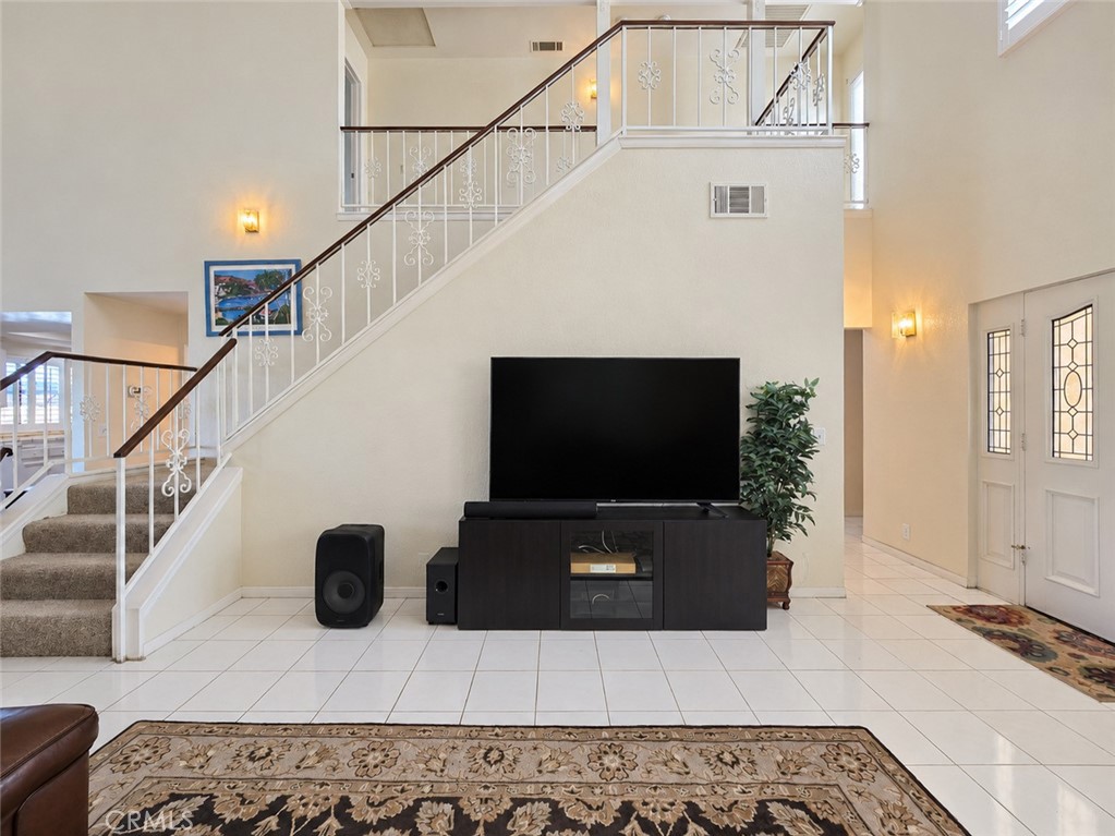 18370 Niagara Property Photo 6