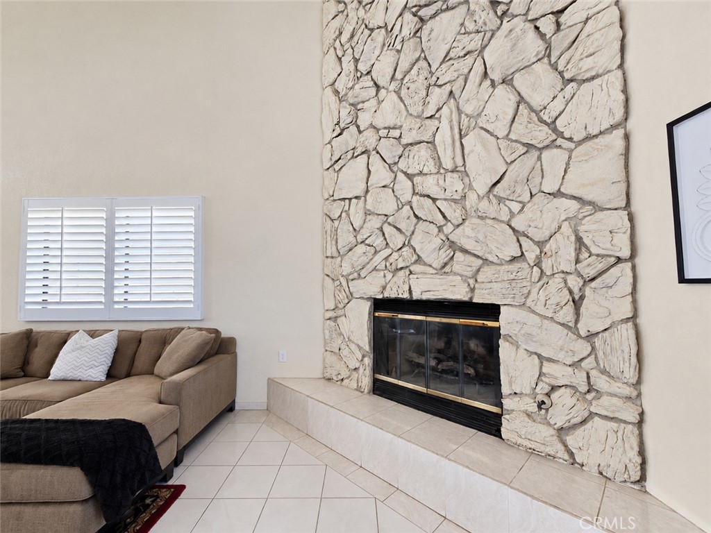 18370 Niagara Property Photo 9
