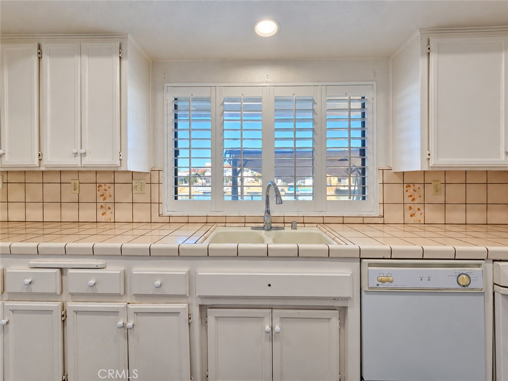 18370 Niagara Property Photo 15