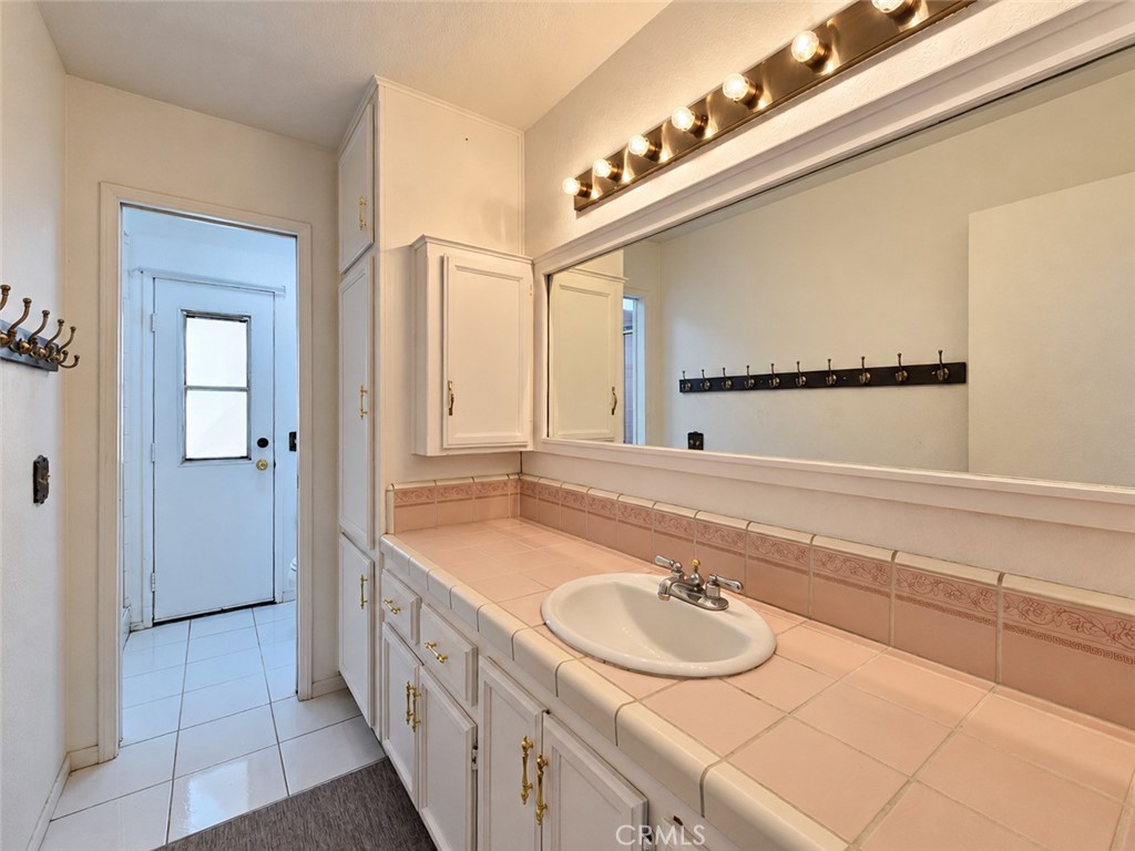 18370 Niagara Property Photo 20