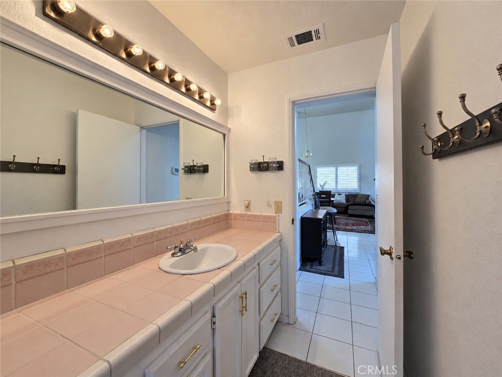 18370 Niagara Property Photo 22