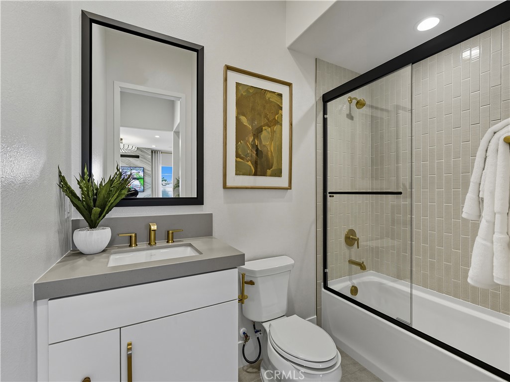 2445 Liv Way Property Photo 13