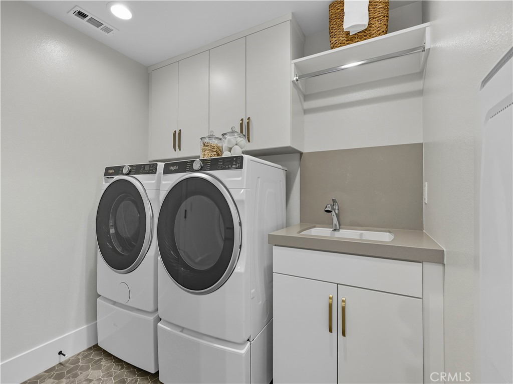 2445 Liv Way Property Photo 14