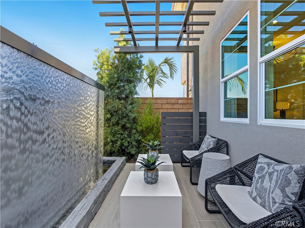 2445 Liv Way Property Photo 15