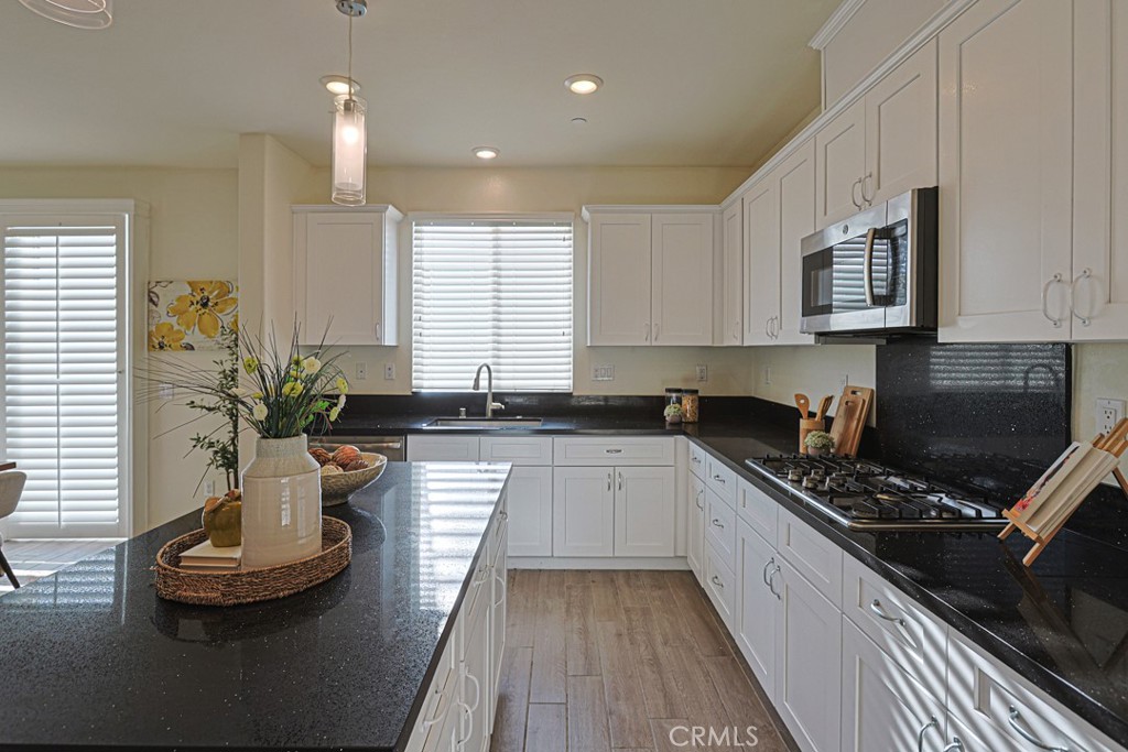 7087 Cove Way Property Photo 10
