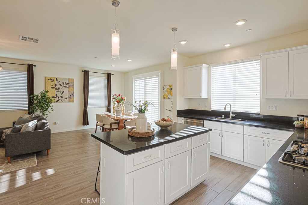 7087 Cove Way Property Photo 11