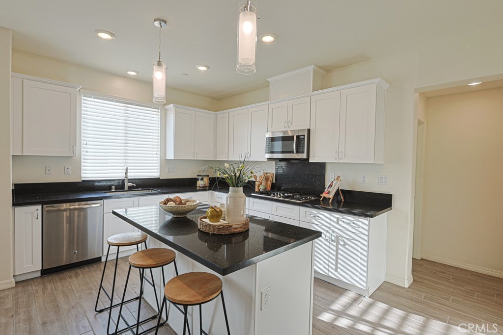 7087 Cove Way Property Photo 12