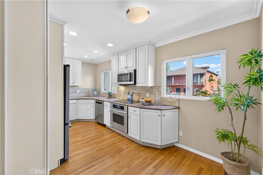 345 Park Avenue Property Photo 12