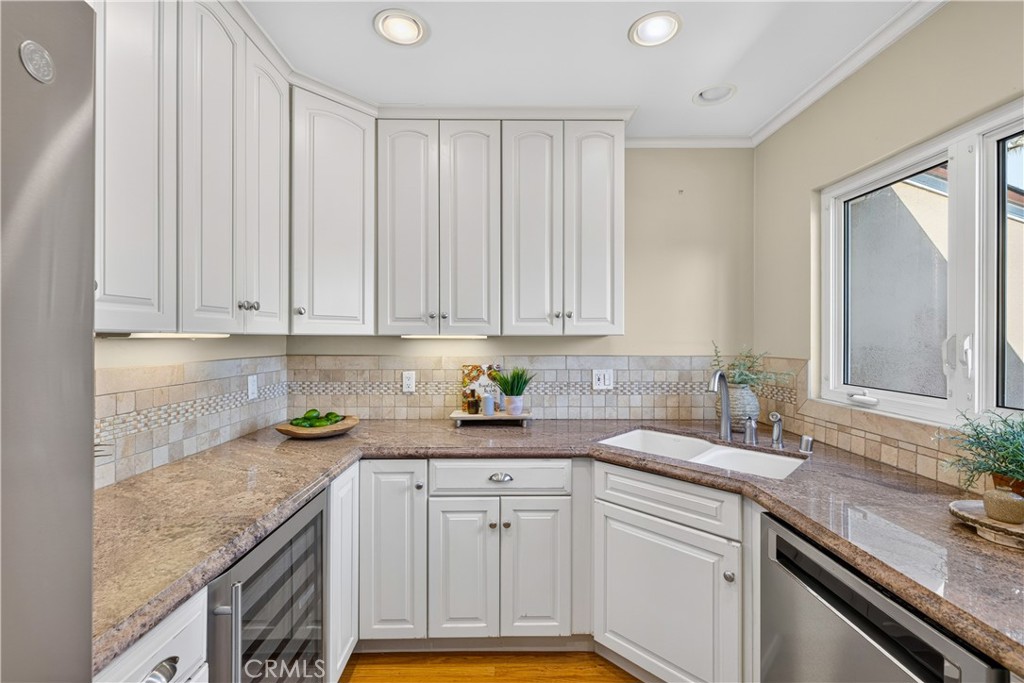 345 Park Avenue Property Photo 14