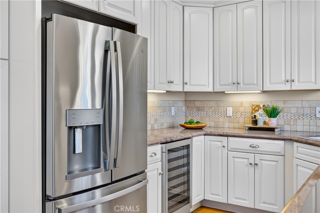 345 Park Avenue Property Photo 16