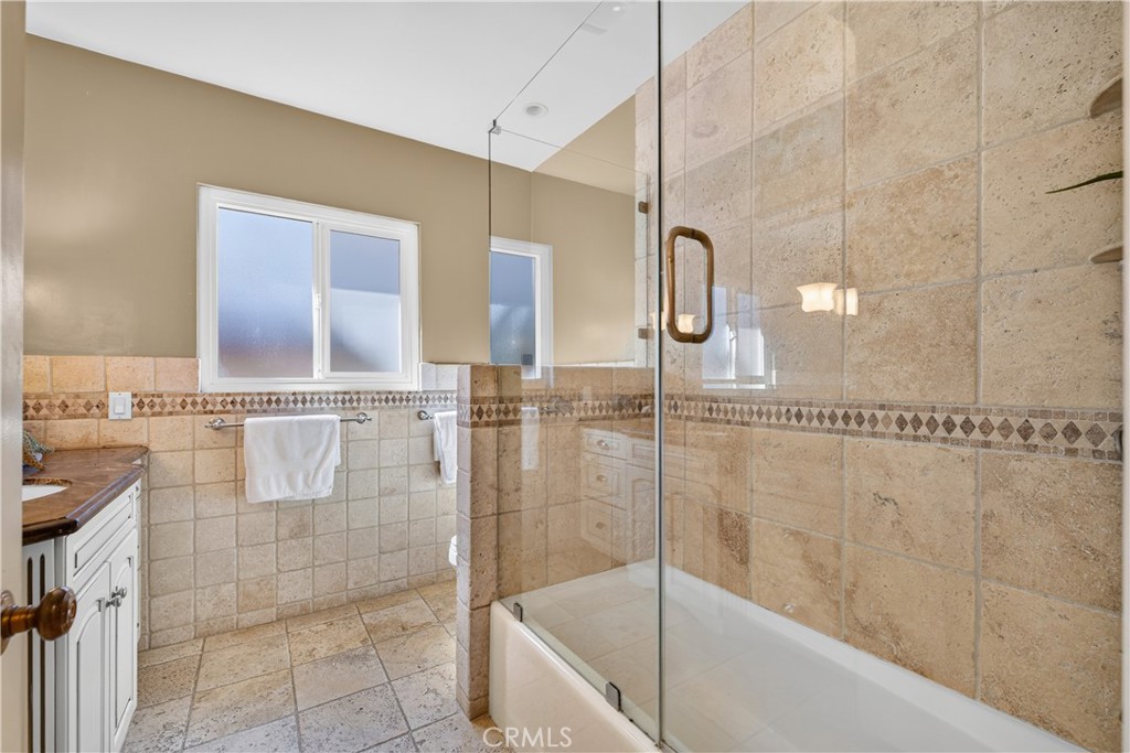 345 Park Avenue Property Photo 19