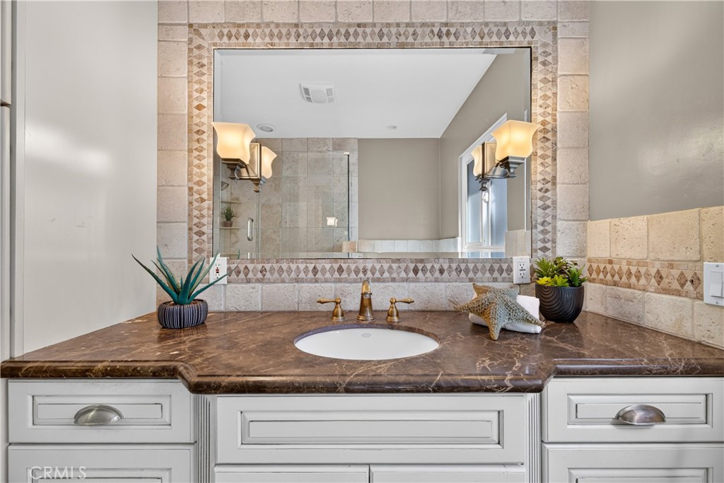 345 Park Avenue Property Photo 20