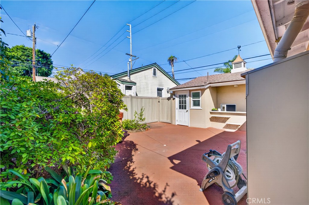 345 Park Avenue Property Photo 29
