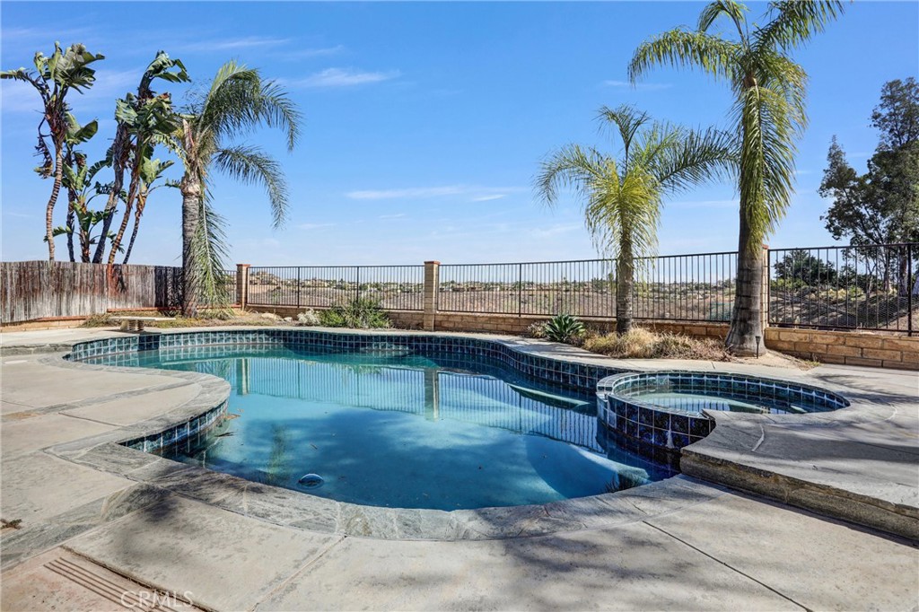 17102 Whispering Brook Property Photo 40