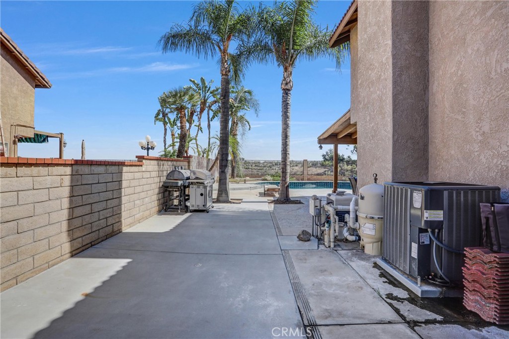 17102 Whispering Brook Property Photo 47