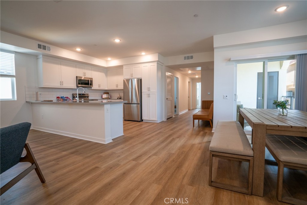 1024 W Romneya Drive Property Photo 12