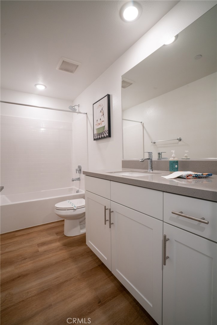 1024 W Romneya Drive Property Photo 14