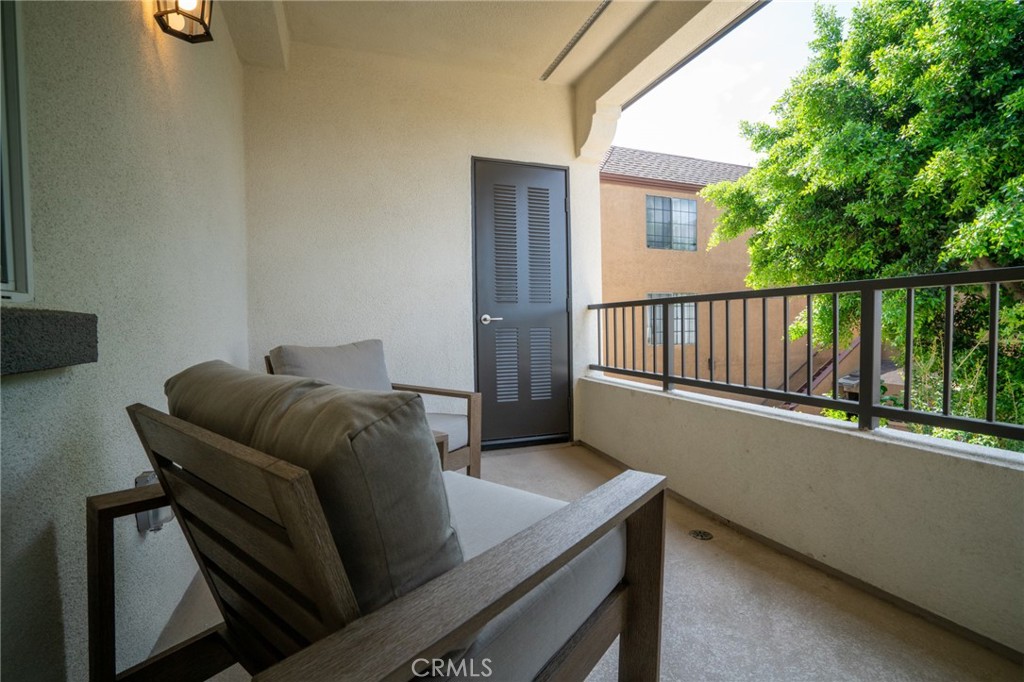 1024 W Romneya Drive Property Photo 19